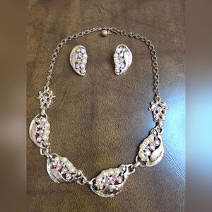 VINTAGE 1950'S NECKLACE AND CLIP EARRING SET 16IN